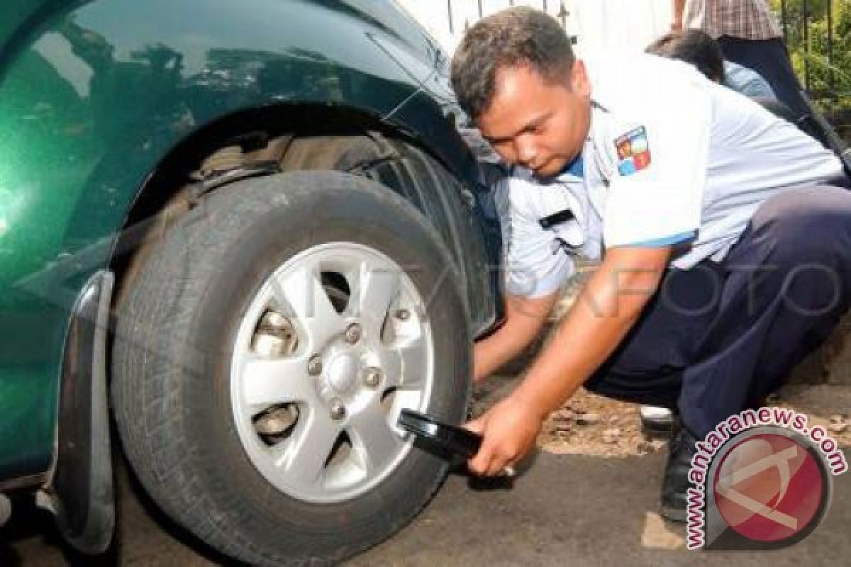 DLLAJ Kota Bogor Gembok Kendaraan Parkir Sembarangan