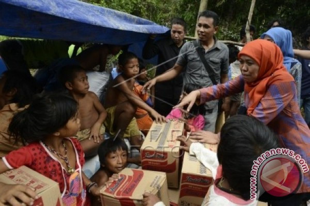 Mensos santuni keluarga orang rimba