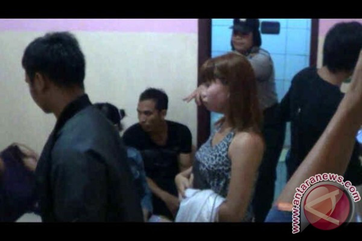 Polisi Tangkap Pasangan Isap Sabu-sabu Di Hotel 