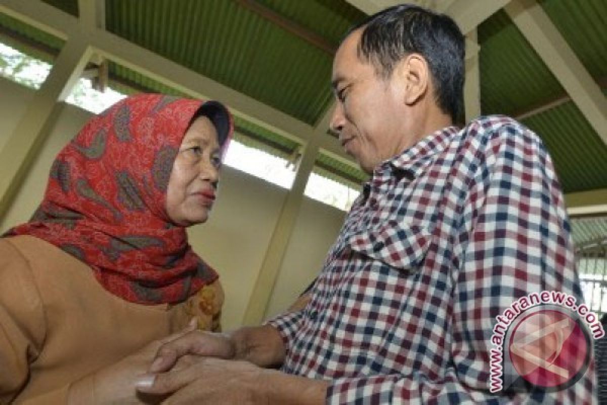 PDIP Surabaya: Doa rakyat untuk ibunda dan keluarga Presiden Jokowi