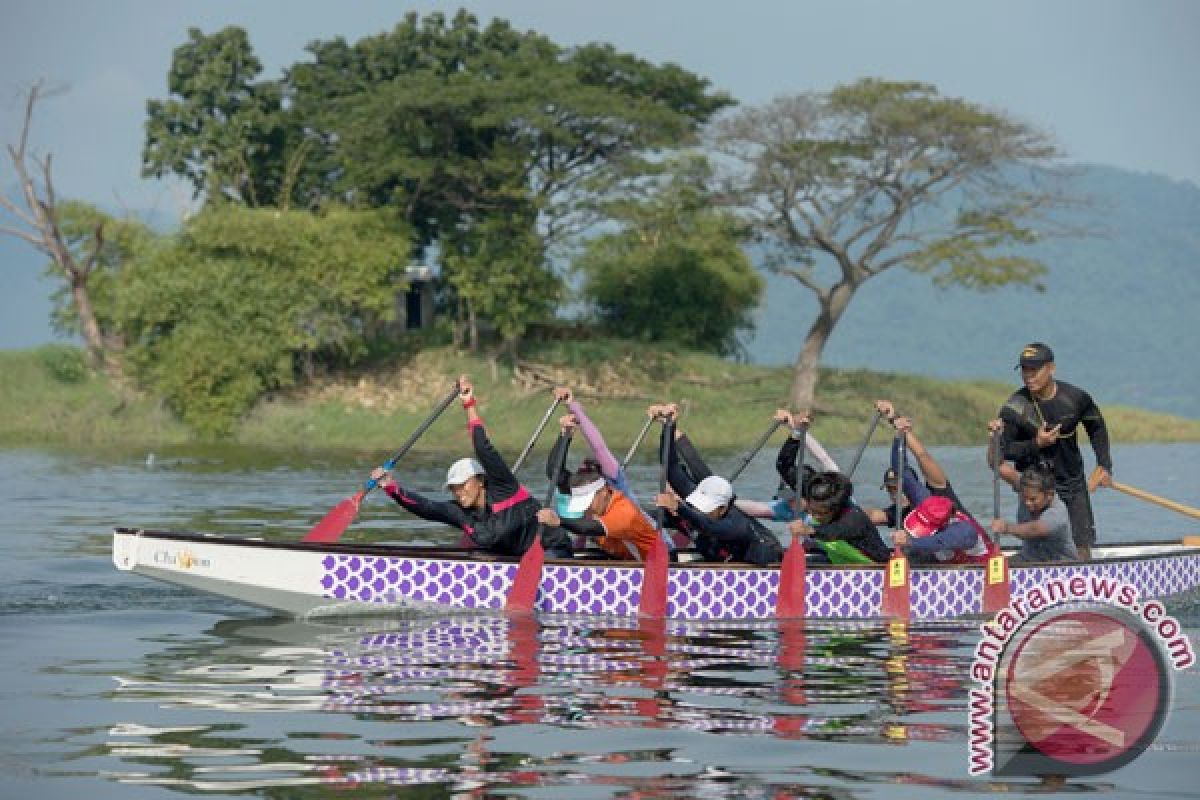 Tim putra perahu  Indonesia menang tipis atas thailand