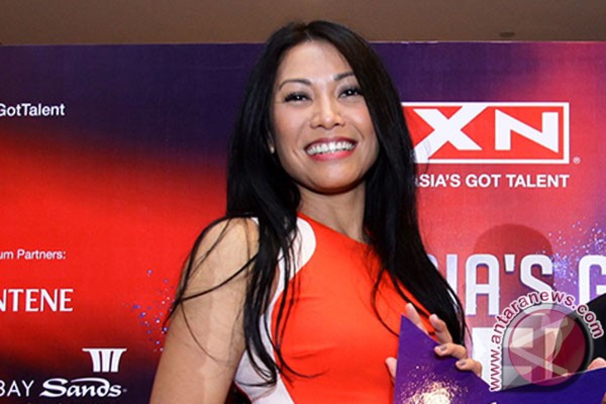 Single baru Anggun masuk top 15 lagu terlaris Asia