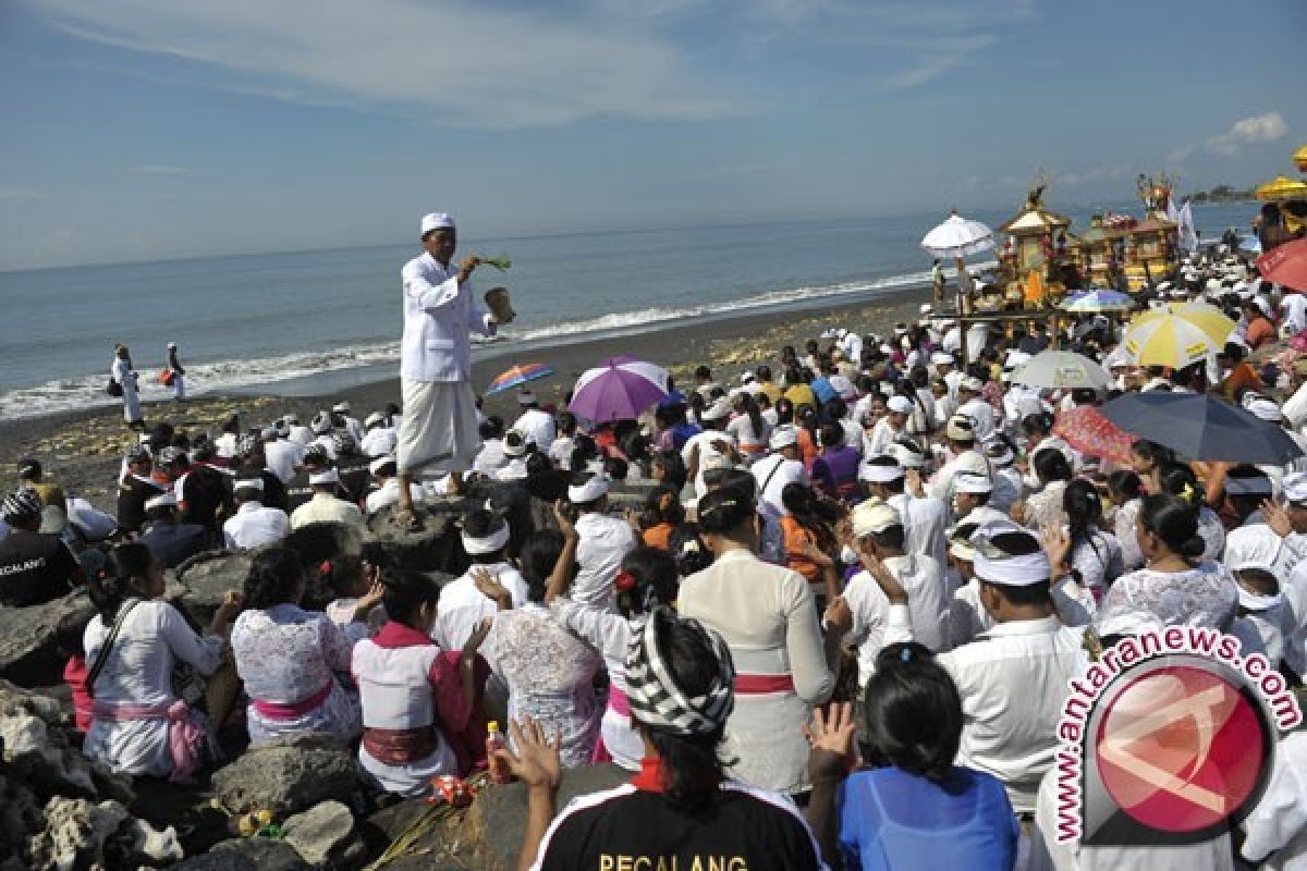 Umat Hindu di Biak gelar ritual Melasti