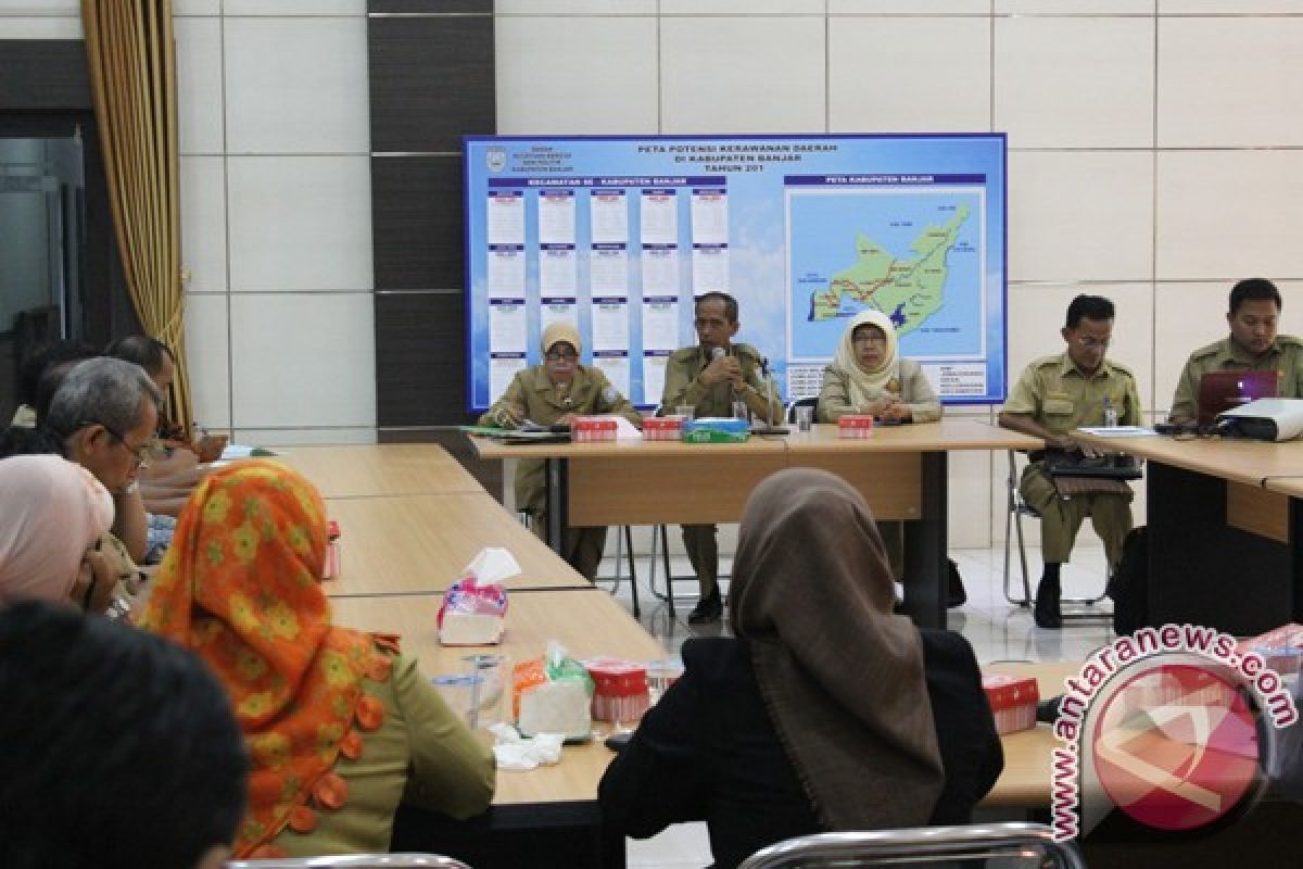 Kesbangpol Banjar Sosialisasi Permendagri No.49-50/2010