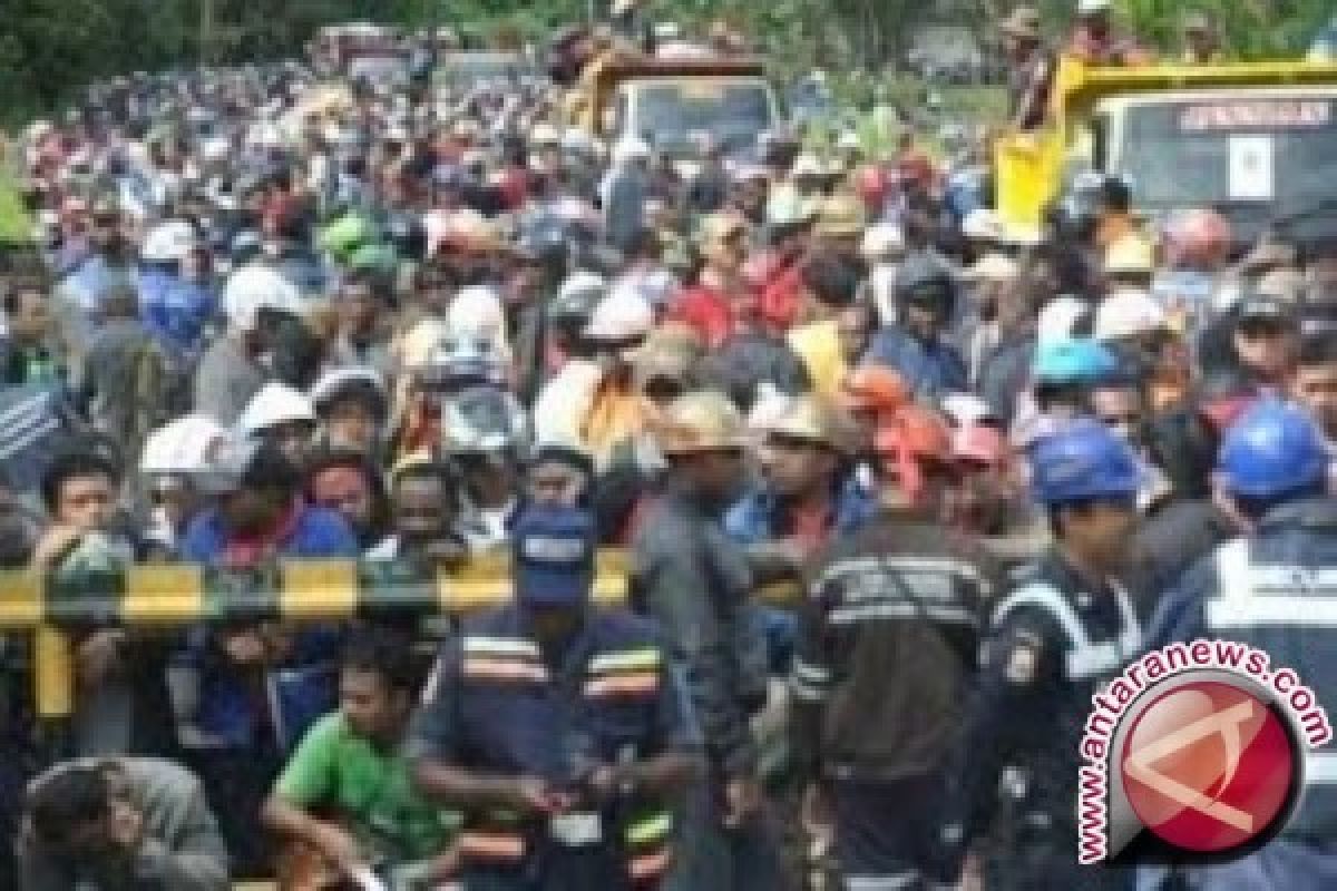 Polisi bubarkan unjuk rasa karyawan Freeport