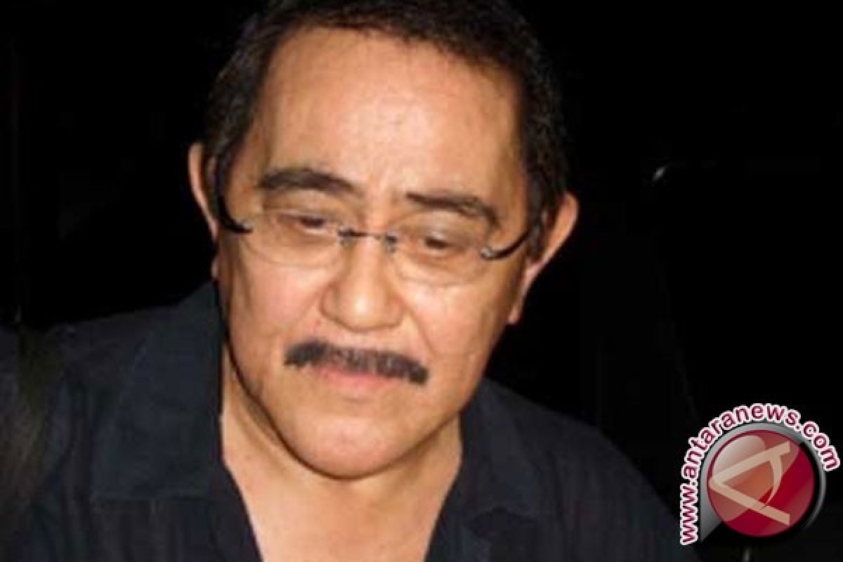 Aktor Frans Tumbuan Meninggal Dunia