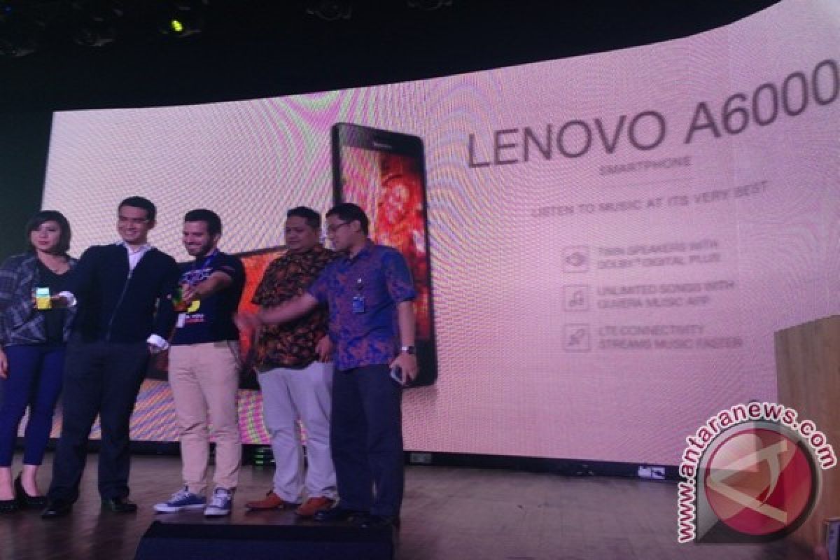 Lenovo A6000 ponsel 4G LTE