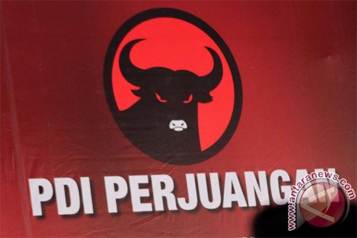 Pilkada 2017 - Massa PDIP datangi KPU tuntut penyelenggara netral