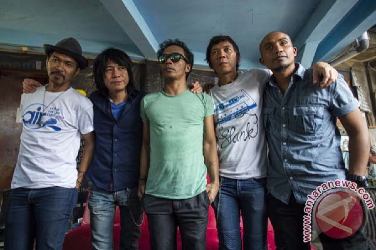 Alam bawah sadar Slank dalam lirik lagu