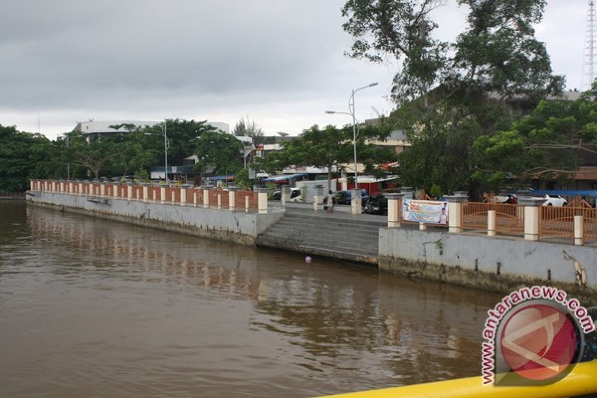 Pemkot Ingin Selesaikan Siring Sungai RK Ilir