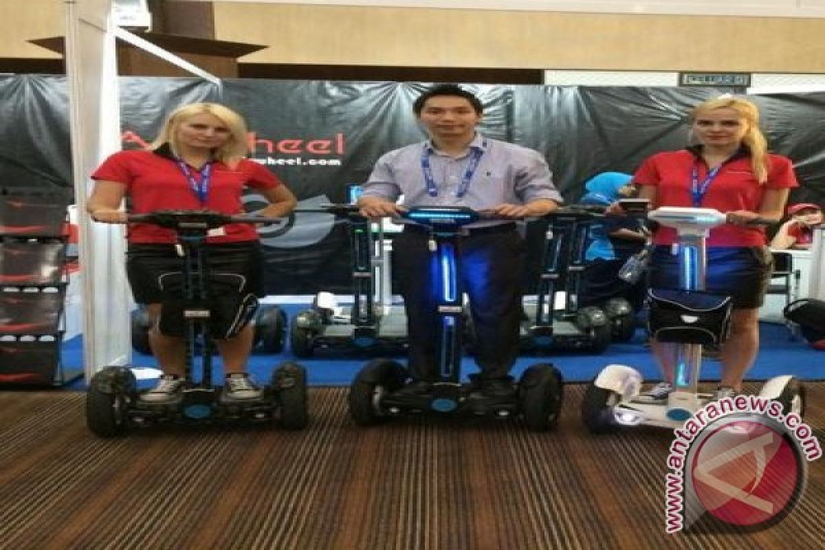 Skuter Elektrik Self-Balancing Airwheel Ramaikan Event Langkawi International Maritime & Aerospace Exhibition (LIMA)