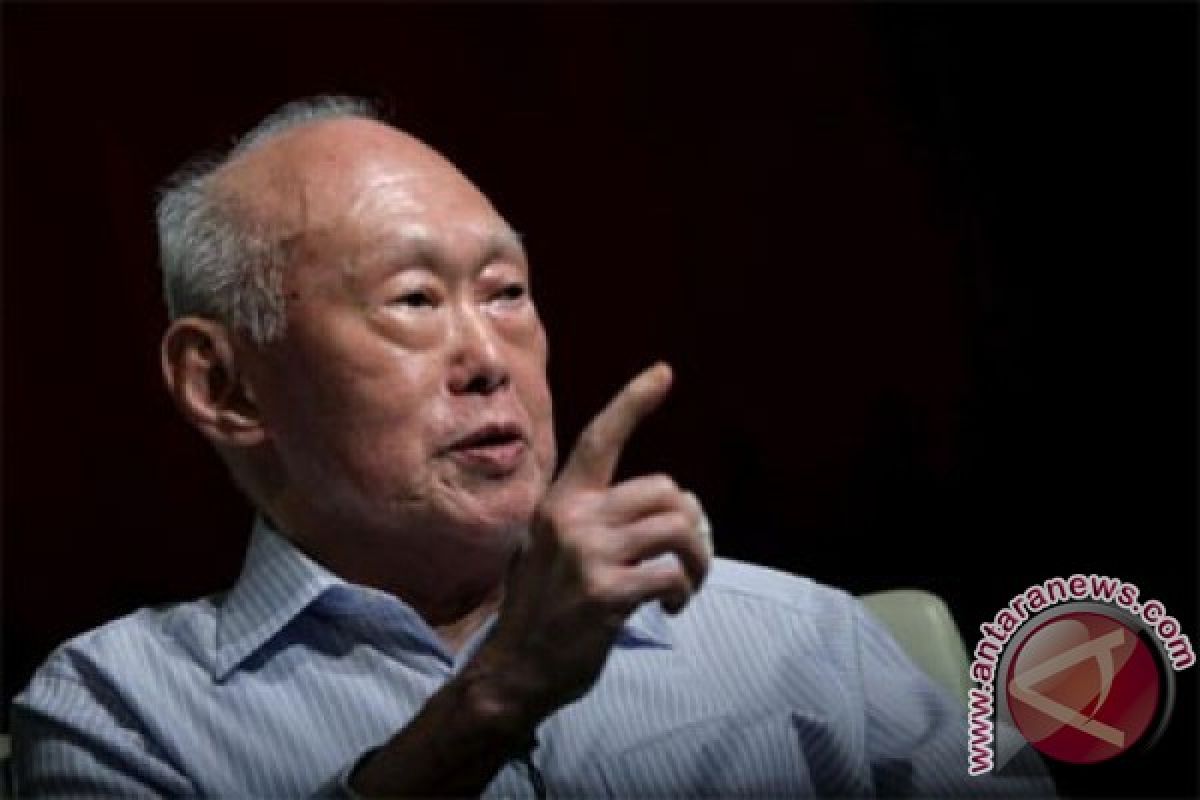  Ribuan Warga Singapura Berbaris Di jalanan Hormati  Jenazah Lee Kuan Yew