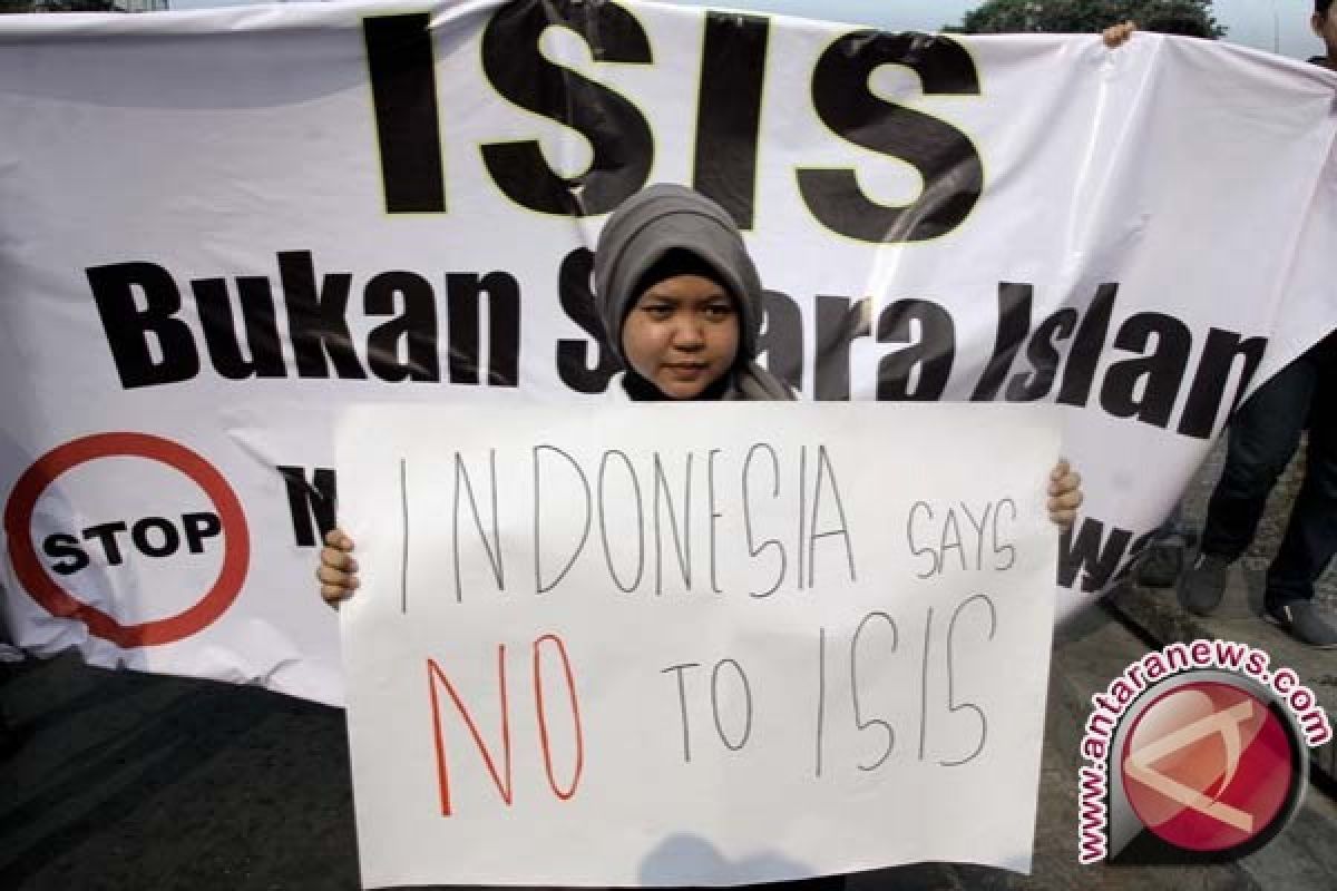 Rekrut ISIS lewat media sosial 