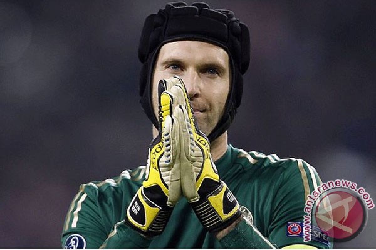 Kiper Chelsea Cech siap hengkang setelah musim ini