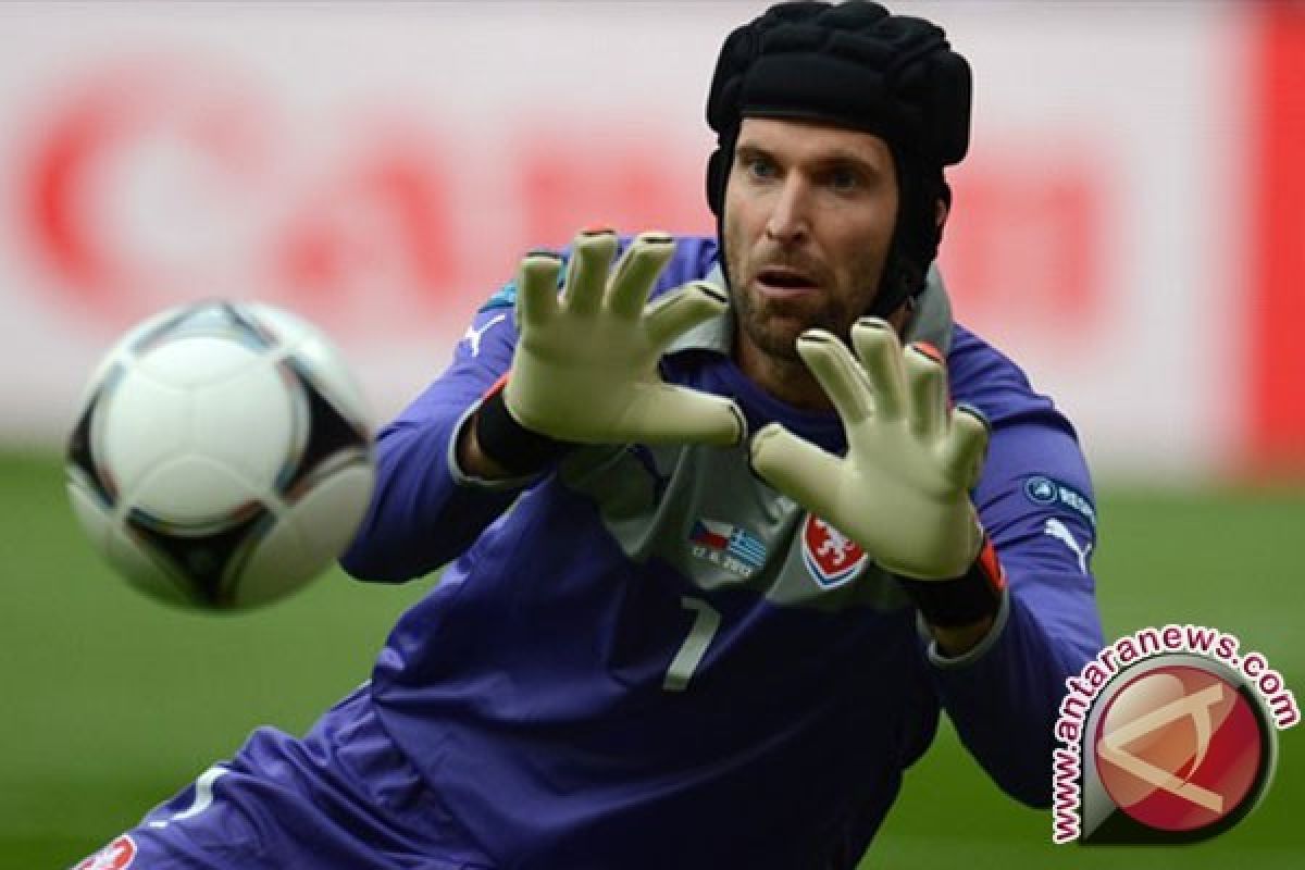 Cech Bergabung Dengan Arsenal Dari Chelsea