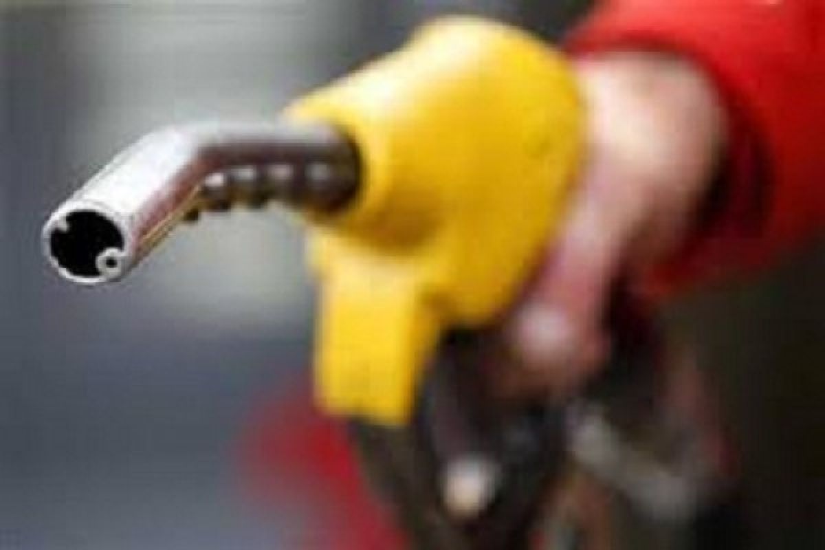 Harga premium naik menjadi Rp7.300/liter