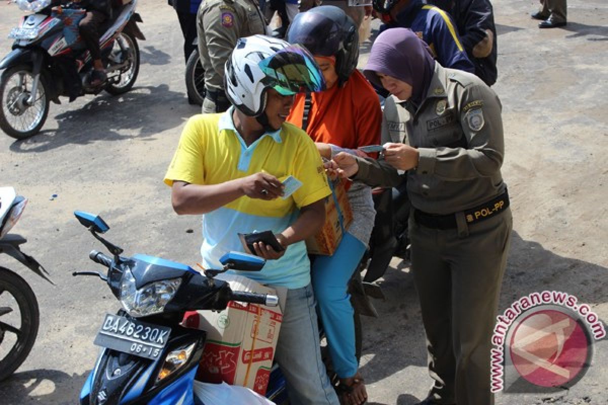 Razia Polisi Amankan Puluhan Orang Tanpa KTP