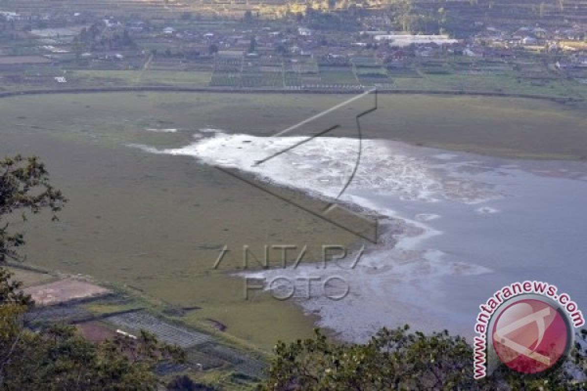 Petani Pancasari Pasrah Lahan Terendam Air Danau