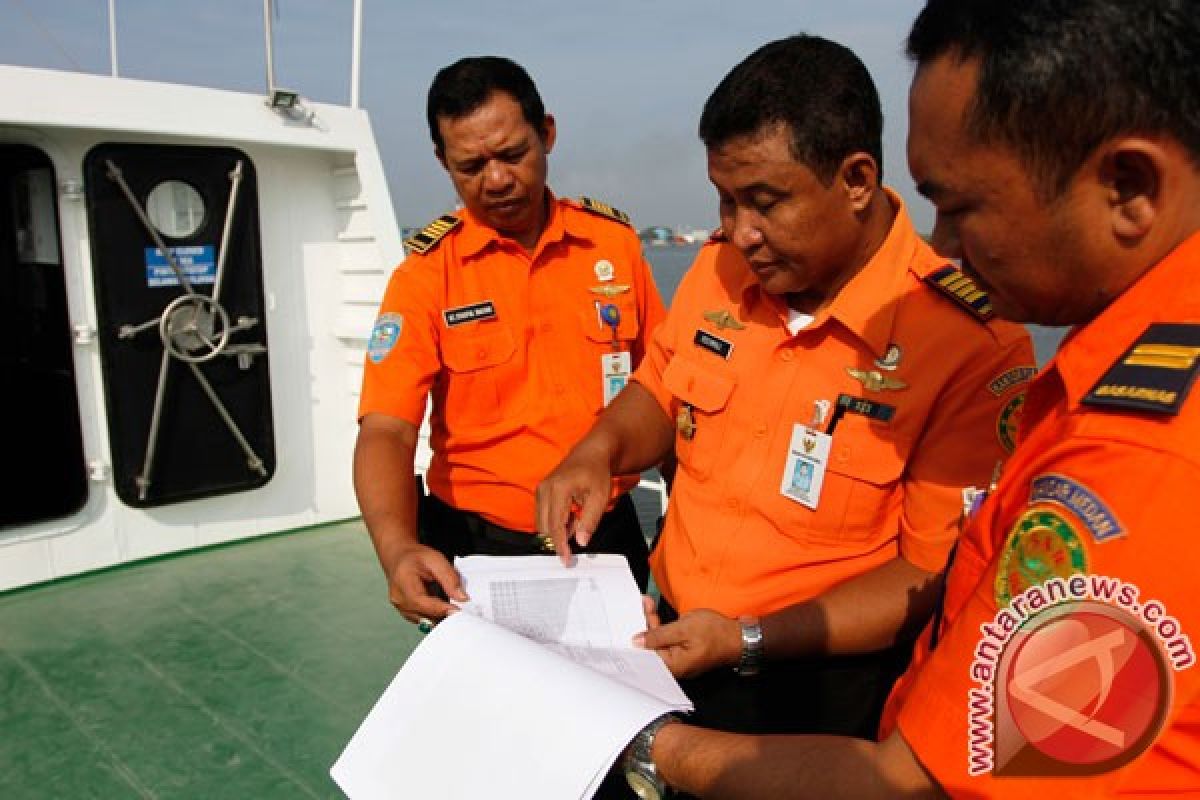 Tujuh ABK KM Kumala Endah diduga terjebak dalam kapal