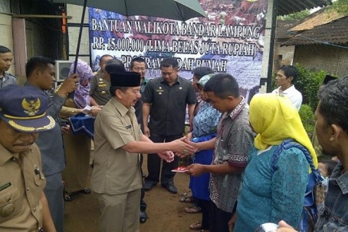 Pemkot Bandarlampung Bedah Rumah 500 Warga Miskin