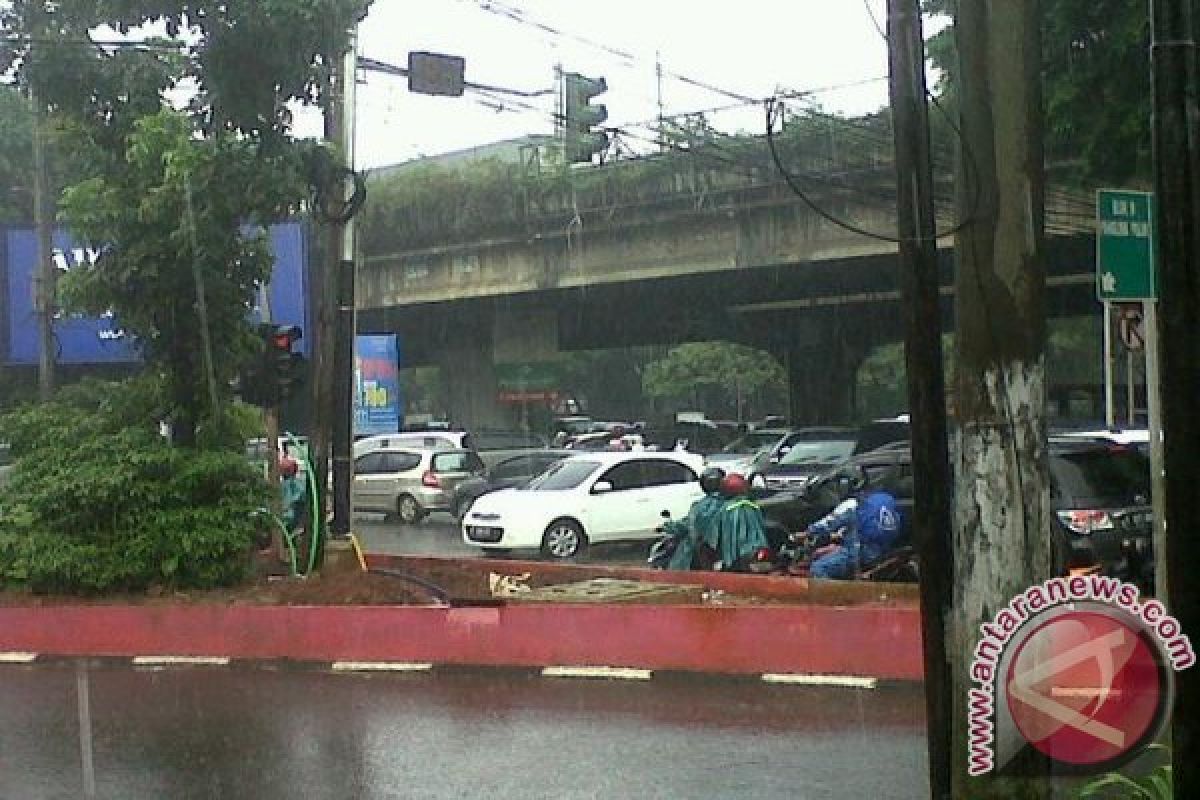 Waspada hujan lebat di Jabodetabek sore ini