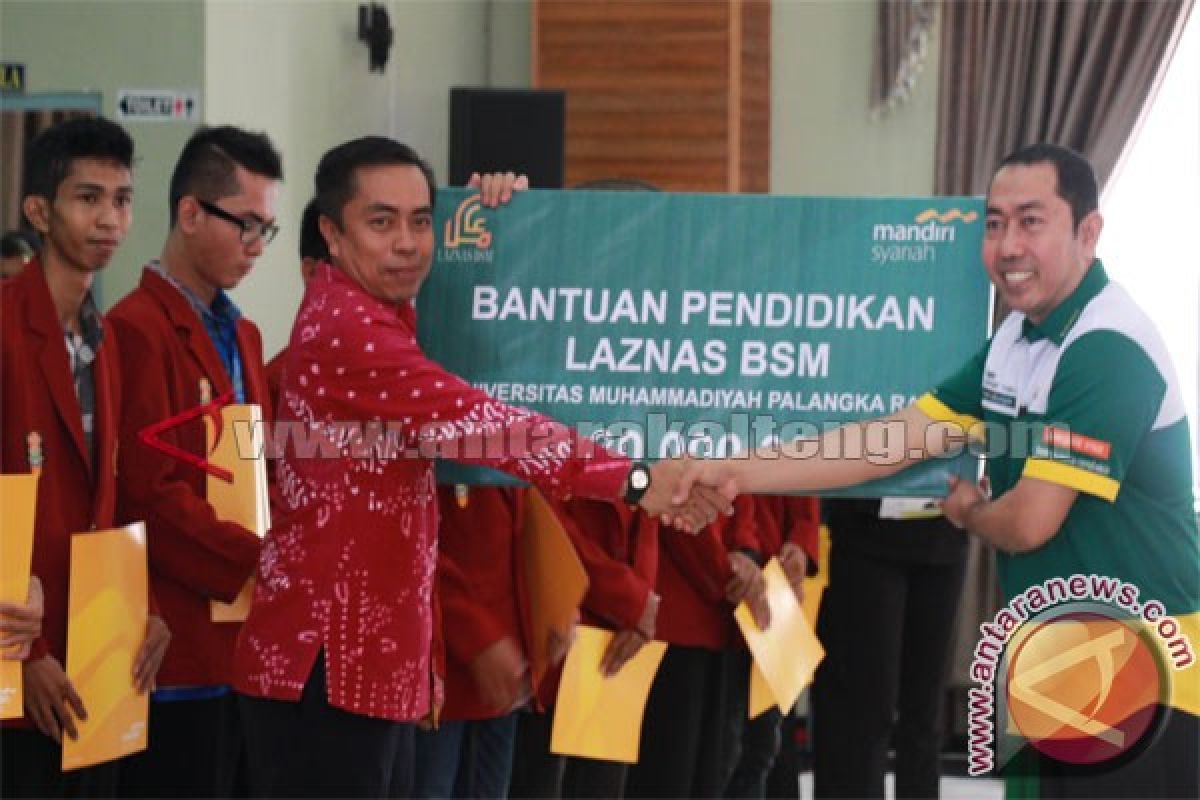 Bank Syariah  Berikan Beasiswa Ke 20 Mahasiswa UMP