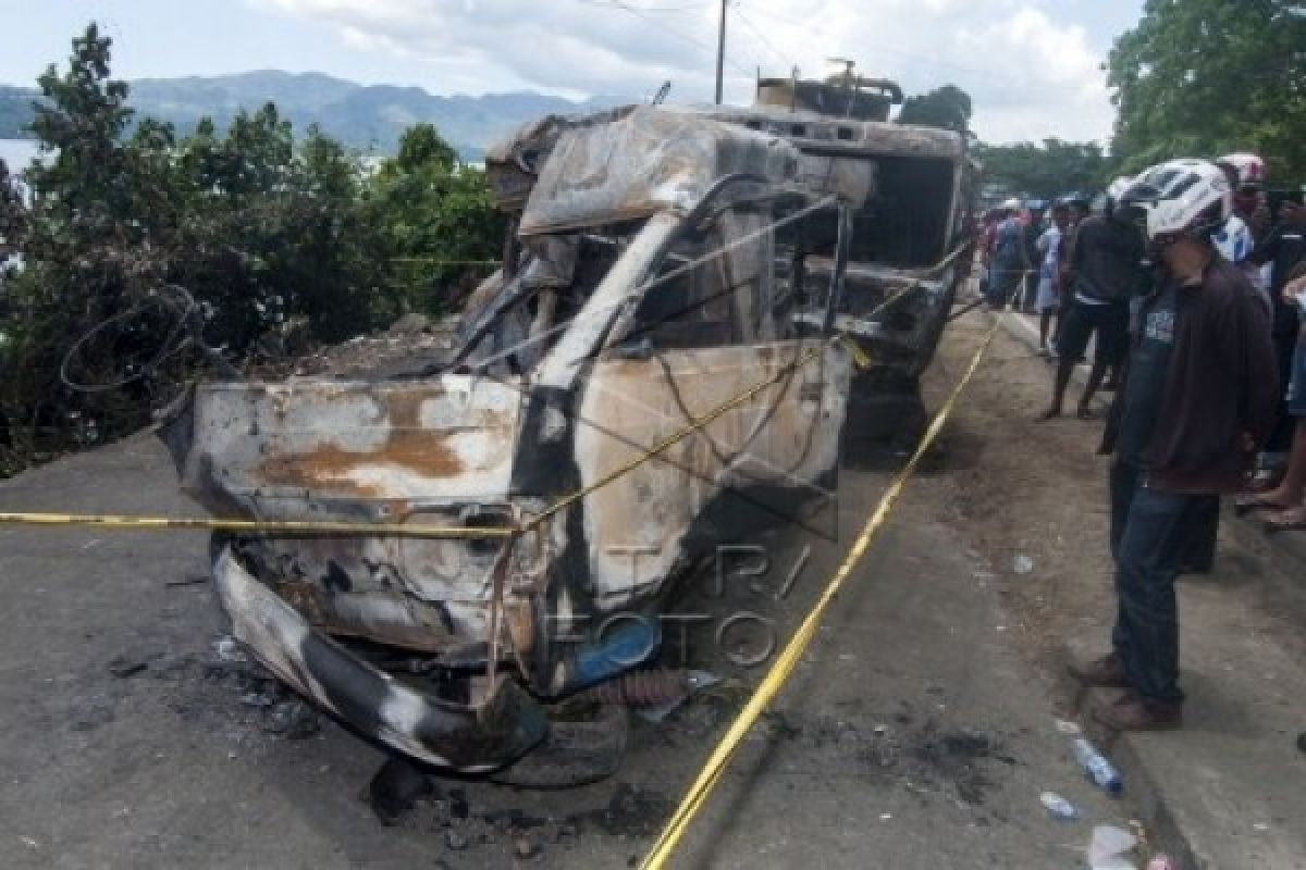 Tabrakan Beruntun Tewaskan Enam Warga Ambon