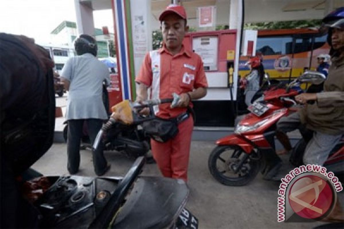 Pertamina: harga pasar premium naik 17 persen