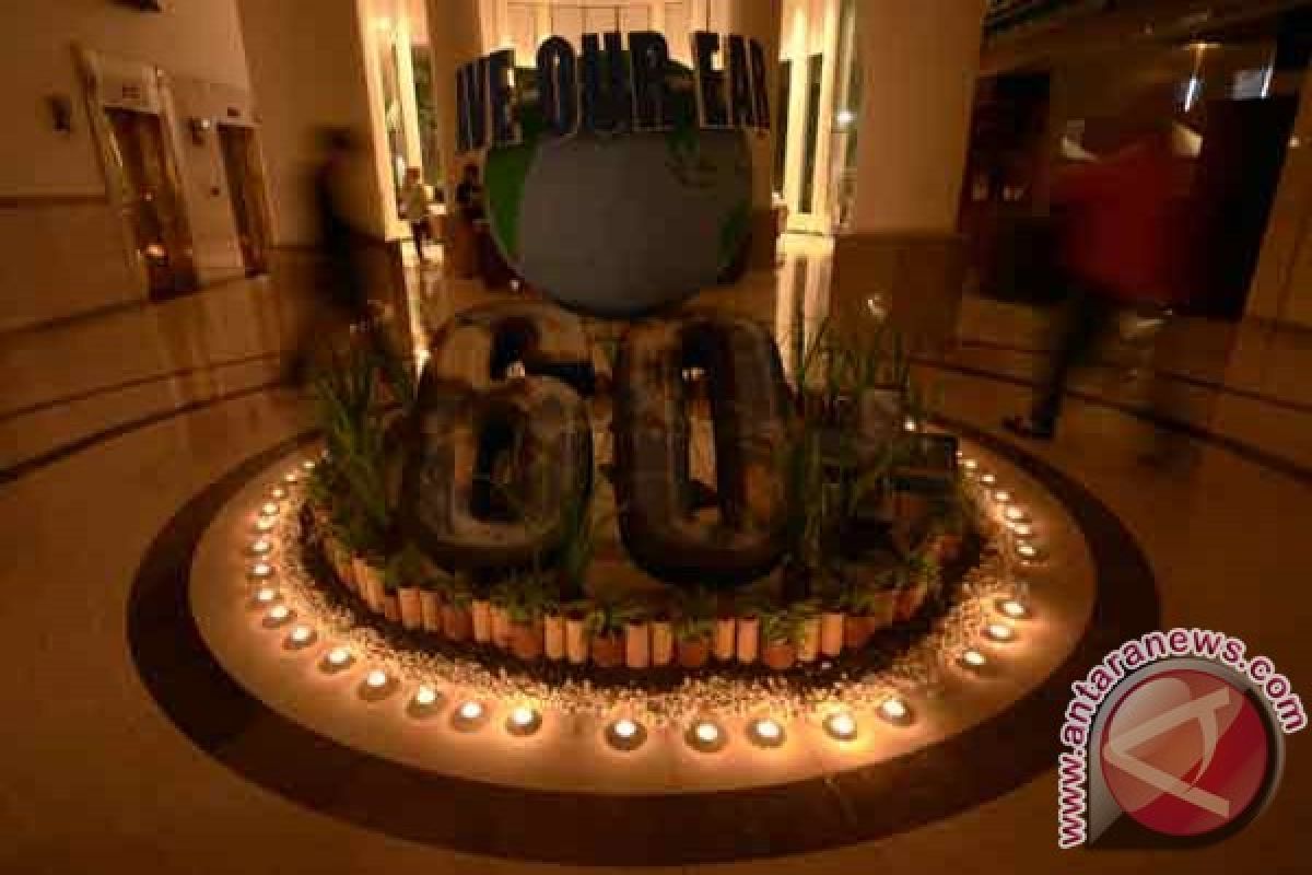 Masjid Mujahidin gelap sebagian saat "Earth Hour"