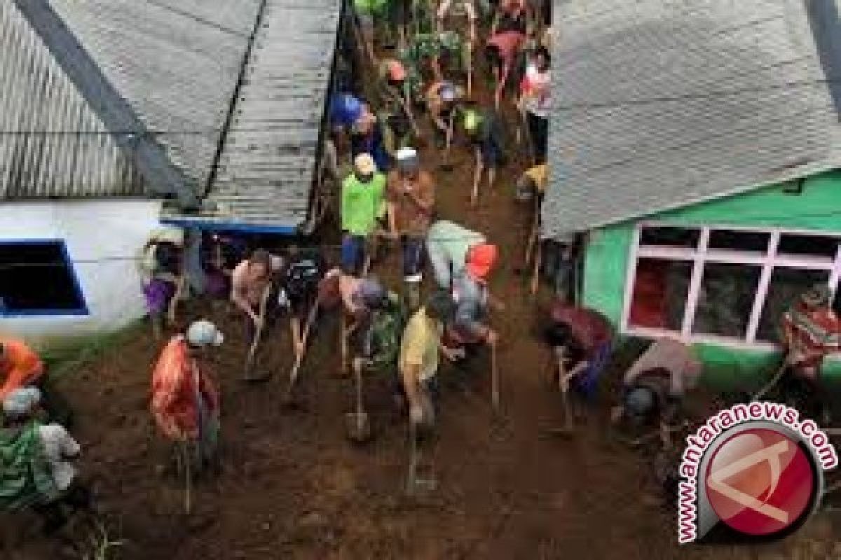 24 tewas akibat banjir-longsor Jawa Tengah 