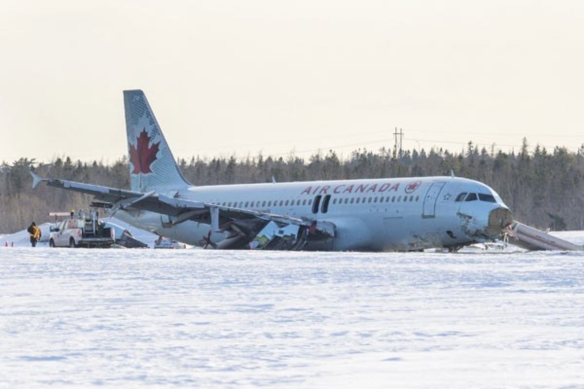 Pesawat Airbus A320 Canada Tergelincir 