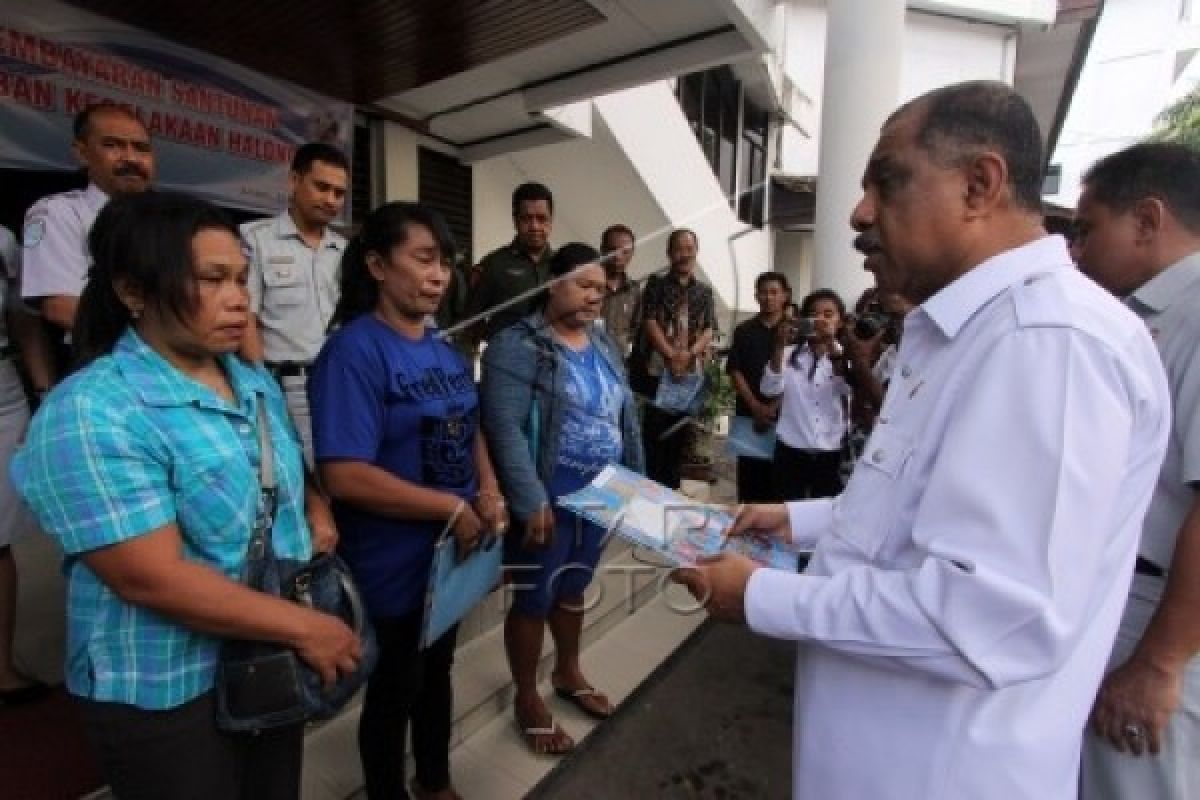 Ahli Waris Korban Tabrakan Beruntun Terima Santunan