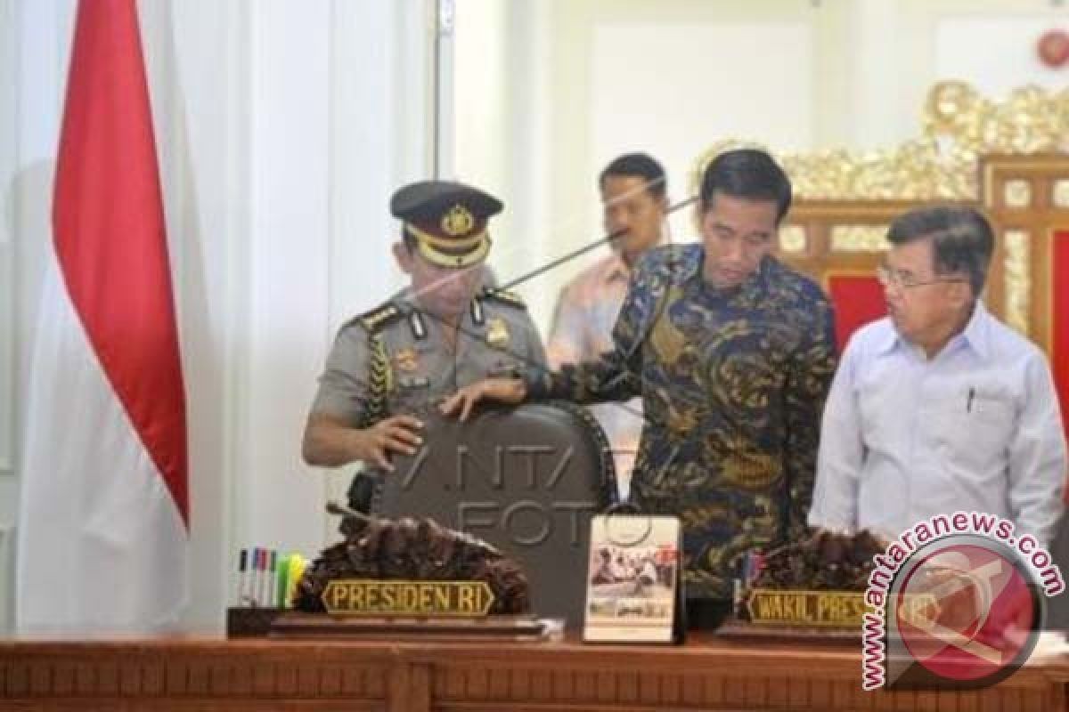 Presiden Pimpin Sidang Kabinet Bahas Bahan Pokok