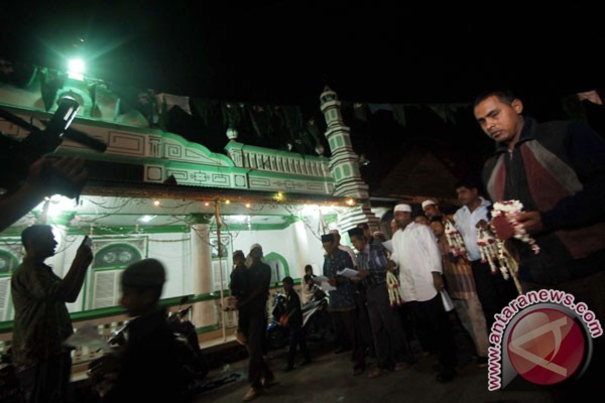 Sumbar bantu masjid Rp294 juta selama Ramadhan