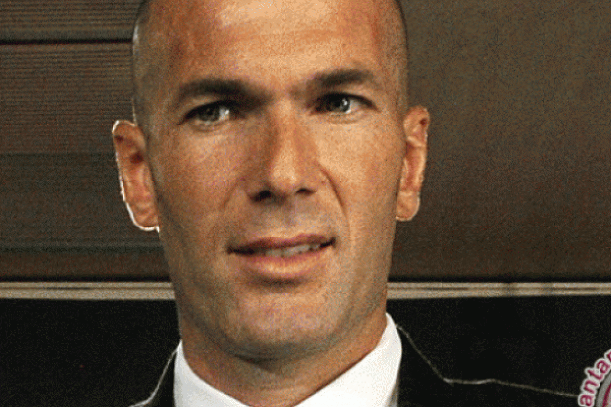 Zidane Tertarik Melatih Real Madrid