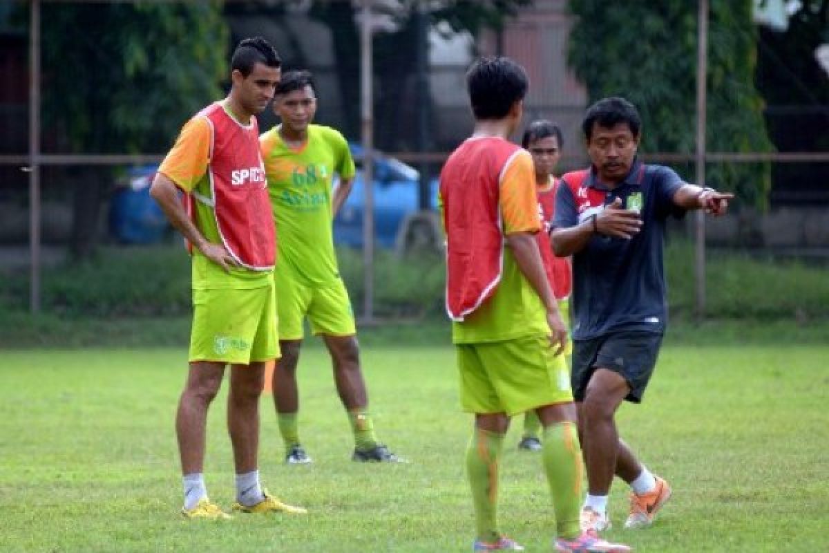 Persebaya Coret Pemain Lokal