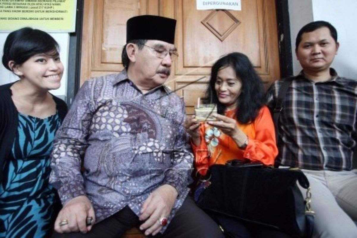 Antasari Dihadiahi Kue Ulang Tahun Saat Sidang