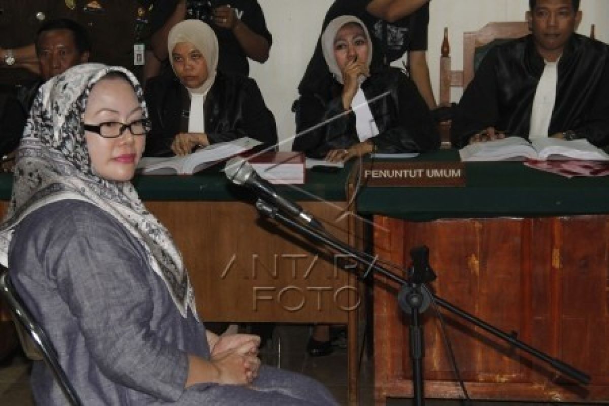 Atut Berikan Kesaksian Sidang Kasus Hibah Banten