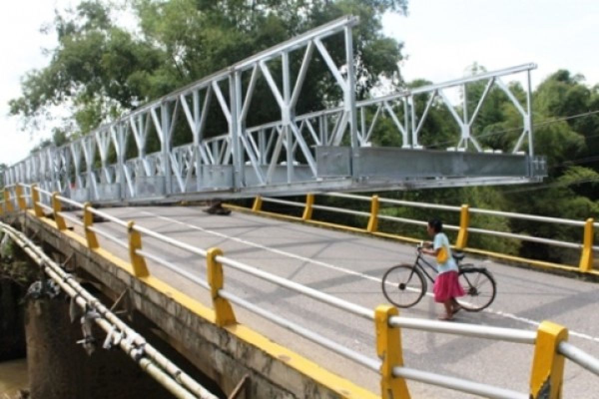 Pemerintah Bangun Jembatan Trenggalek Patah Akibat Banjir