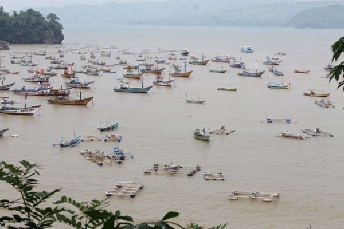 Ikan Tangkapan Nelayan Tulugagung  Turun Dampak Cuaca