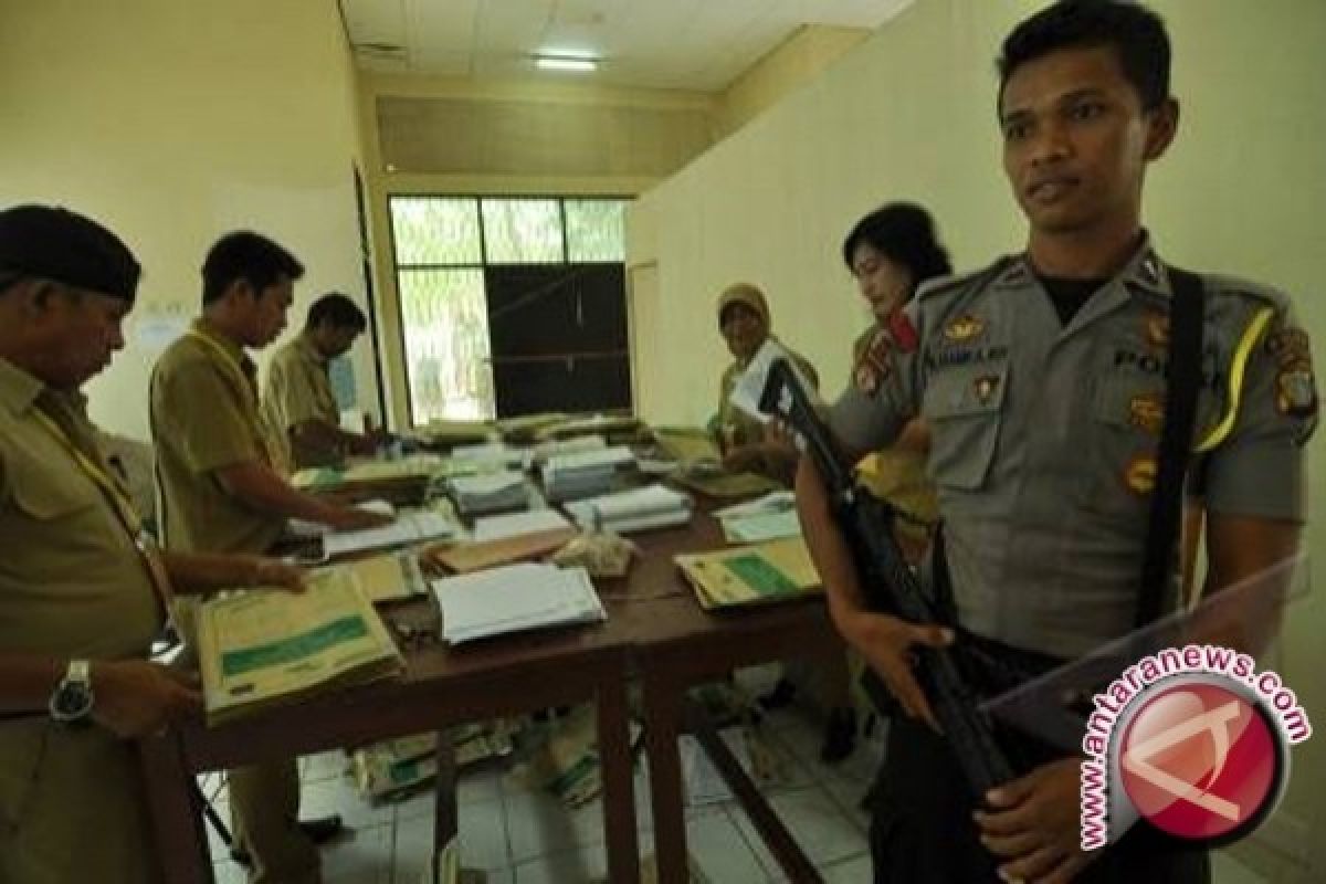 Polisi kawal distribusi soal UN SMA Manado 