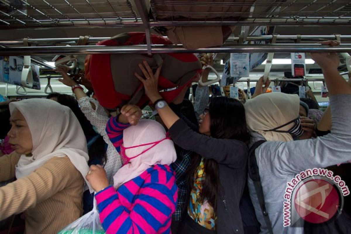 Penumpang akui tarif kereta commuter berbasis kilometer lebih murah