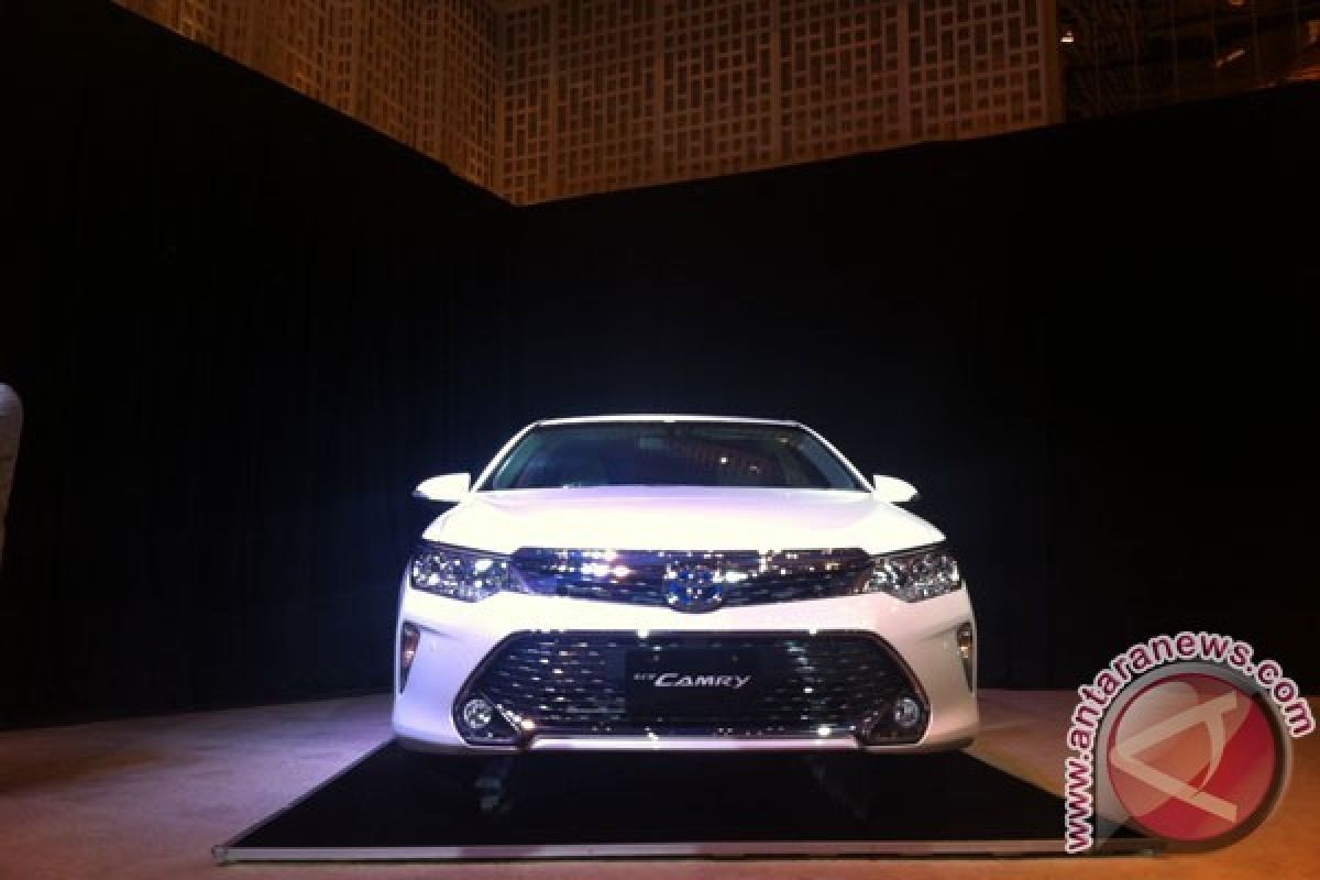 Camry Diyakini Tetap Rajai Segmen Medium Sedan