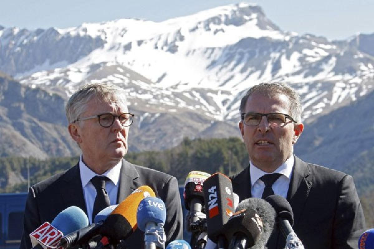 Co-pilot Germanwings percepat pesawat sebelum tabrak gunung