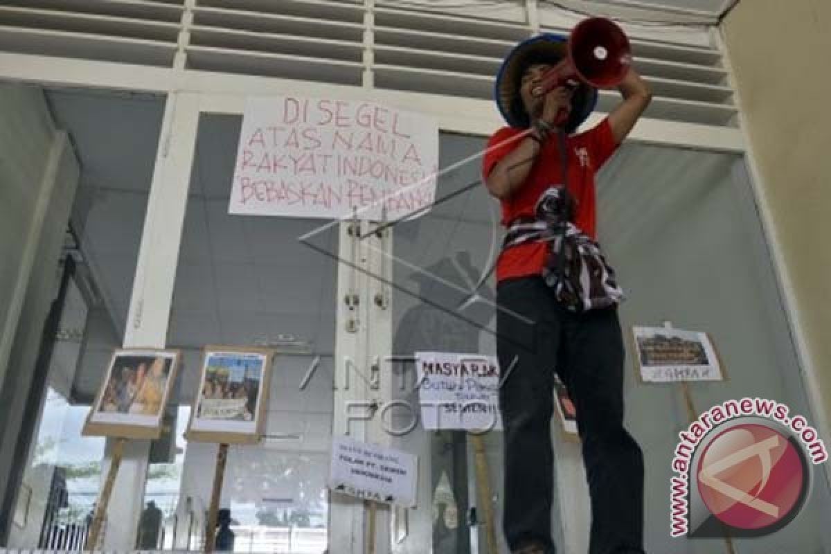 Mahasiswa Makassar aksi solidaritas untuk Rembang 