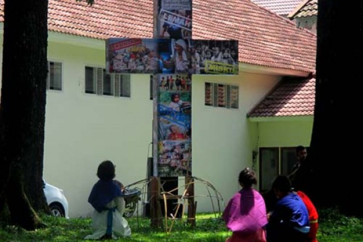 SMP Tarakanita Magelang Pentaskan Drama Jalan Salib