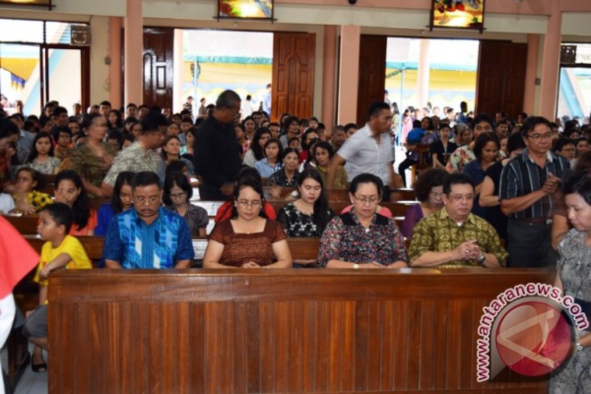 Bupati dan Wabup Sekadau Gelar Jamuan Paskah 