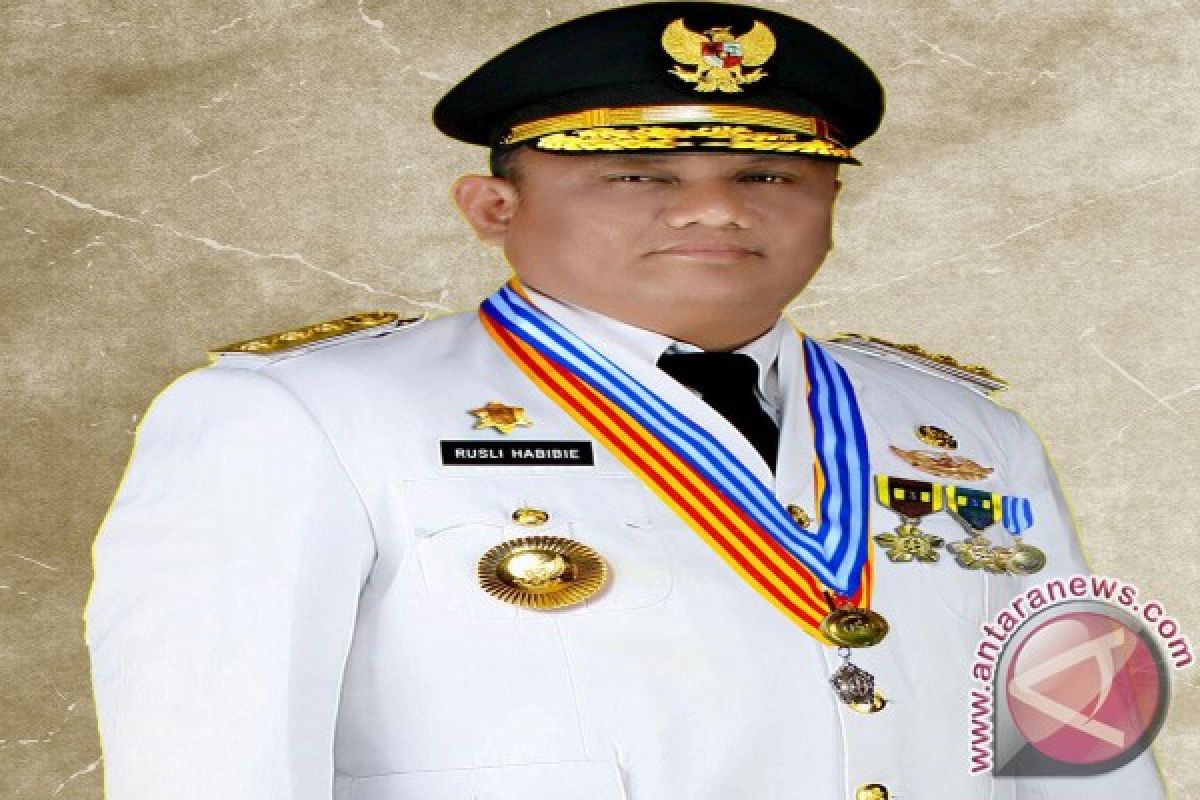 Gubernur Gelar Rapat Tertutup Dengan TNI Dan Polri