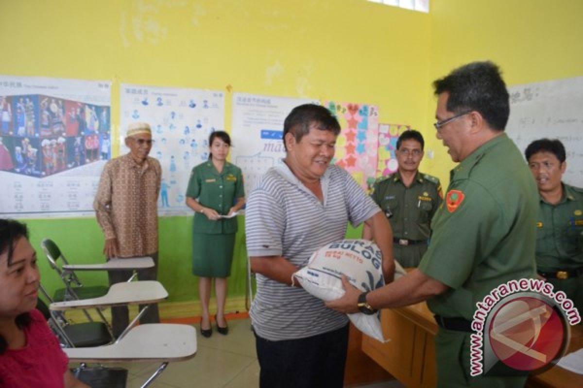 Pemkab Sanggau Bantu Korban Kebakaran