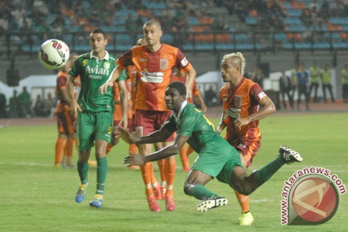 Gol telat Mbamba selamatkan Persebaya